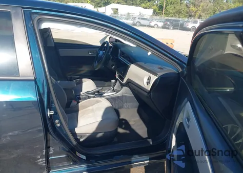 2018 Toyota Corolla Le z USA, uszkodzony, nr VIN 2T1BURHE7JC062908